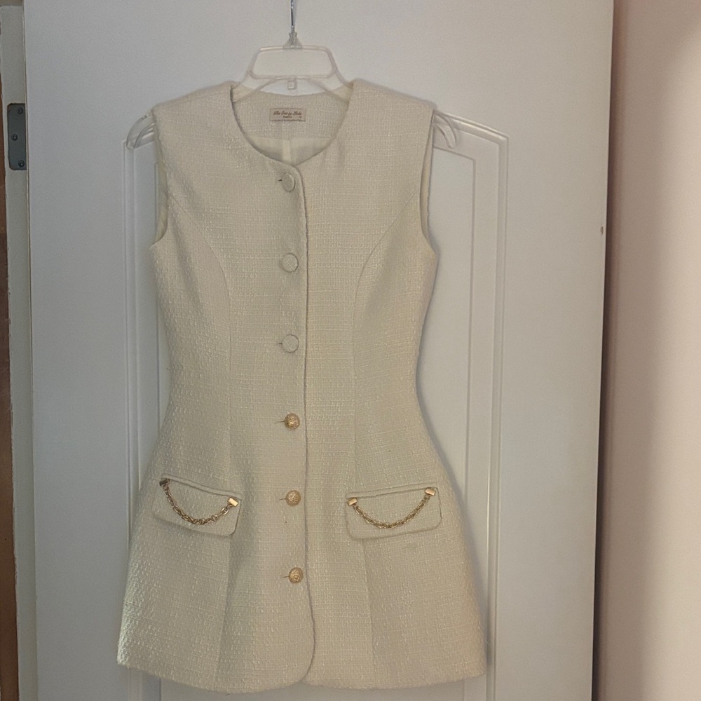 Lichi Sleeveless Tweed Button-Front Dress Coat - Cream